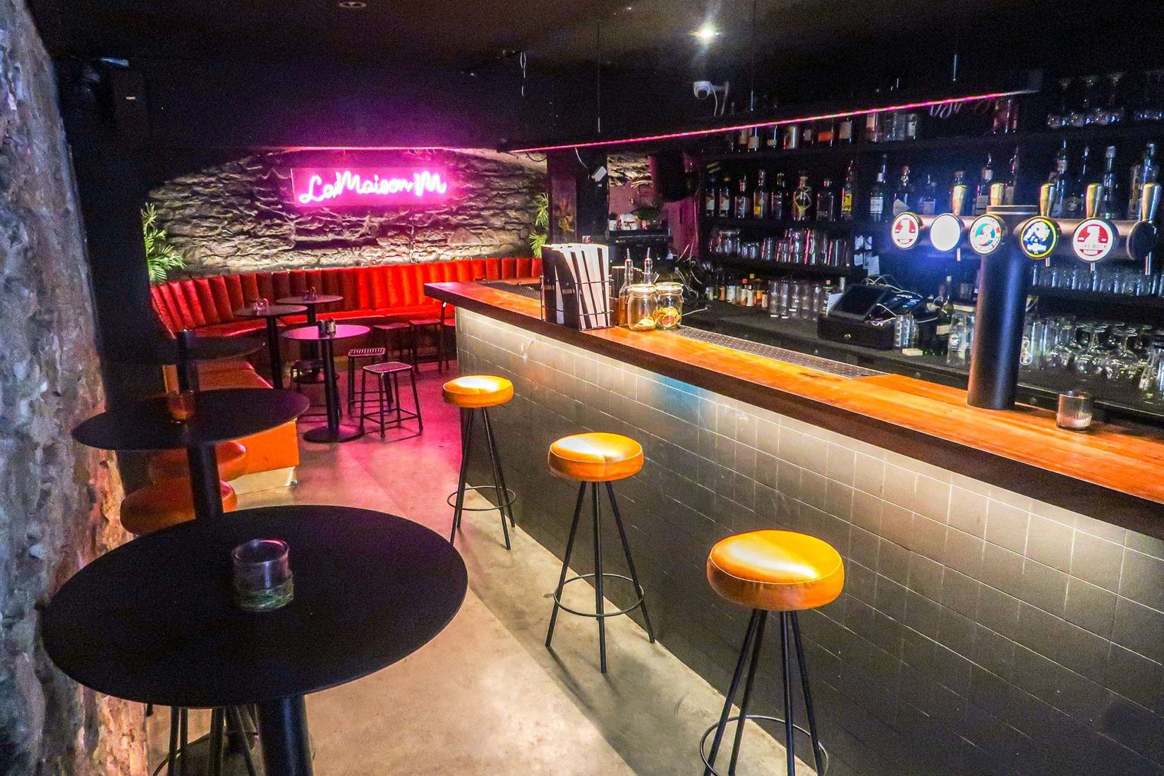 Maison M Lyon - bar élégant ambiance feutrée fréquenté par femmes mûres
