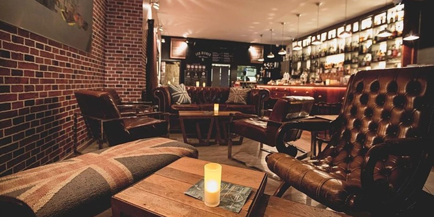 Ambiance lounge du By Coss Bar Montpellier