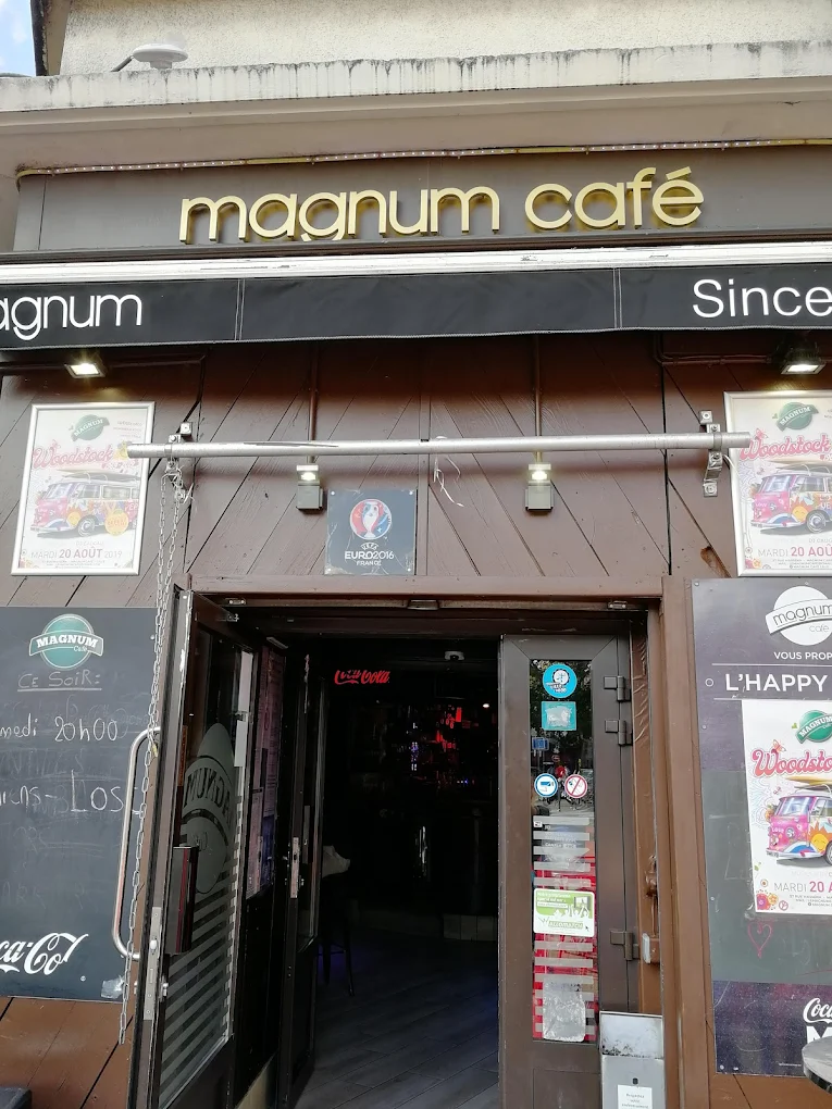 Le Magnum Club Lille - night club ambiance luxe et mature