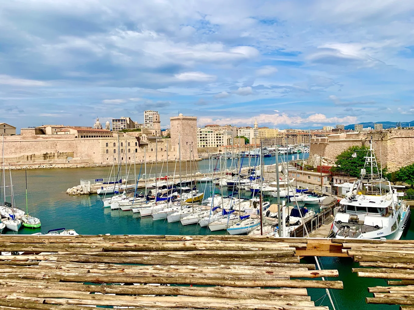 Terrasse du Rowing Club Marseille ambiance coucher de soleil