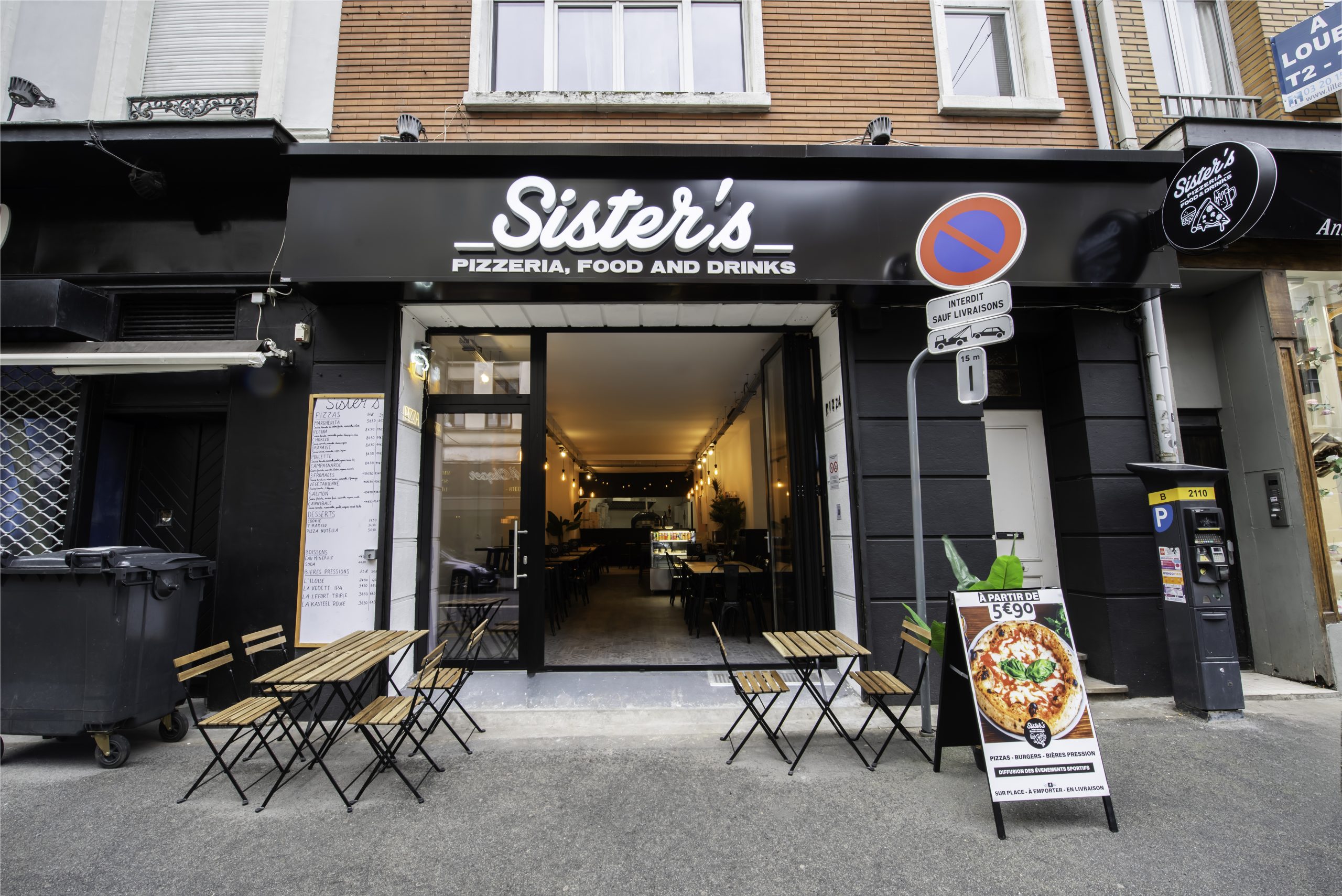 Sister Tavern Lille - bar élégant fréquenté par une clientèle mature