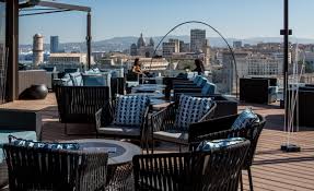 Sofitel Rooftop Marseille vue Vieux-Port ambiance chic et élégante