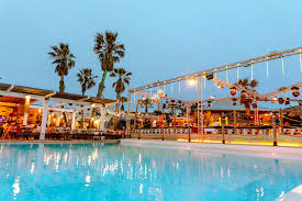 SportBeach Marseille ambiance mer cocktails et fête chic