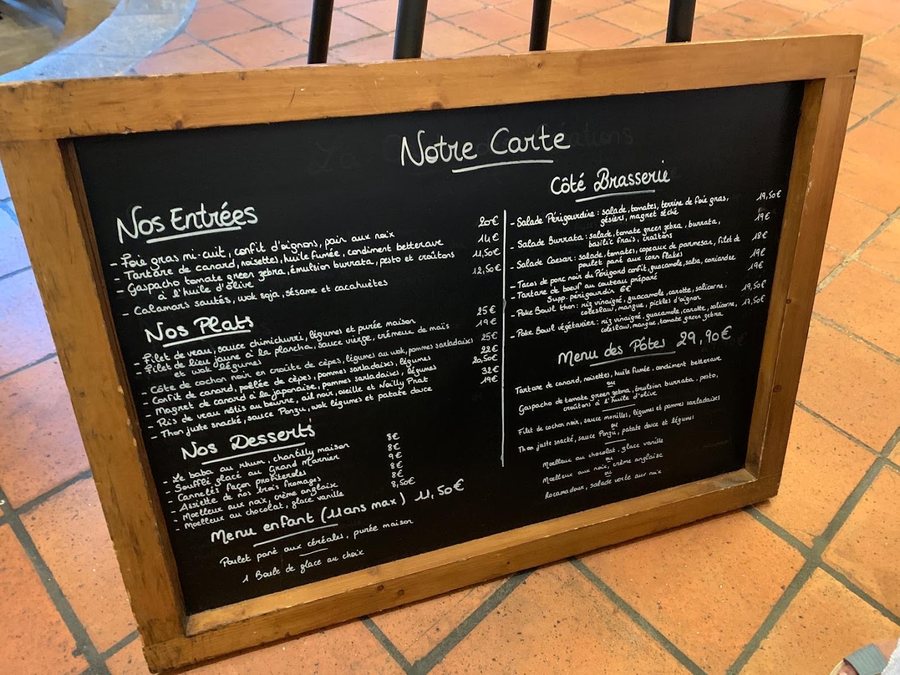 Ardoise des plats du jour de la Brasserie Bordelaise, rue Saint-Rémi